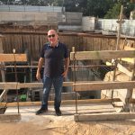 מאיר בנימין דוידי הוא יזם נדל״ן ובעלים של חברת ניצנים אחזקות ופיננסים, עם ניסיון רב בניהול פרויקטים, בנייה והתחדשות עירונית. במסגרת פעילותו ב־GreenFields, מפרסם דוידי ניתוחים מקצועיים וסקירות עומק על שוק הנדל״ן בישראל ובעולם.